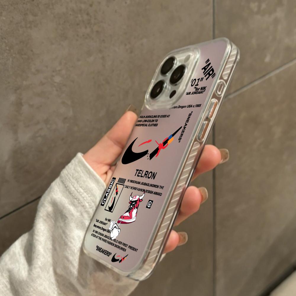トレンドストリートスニーカーラベルフォンケース iPhone - Sneaker Case のレビューと価格