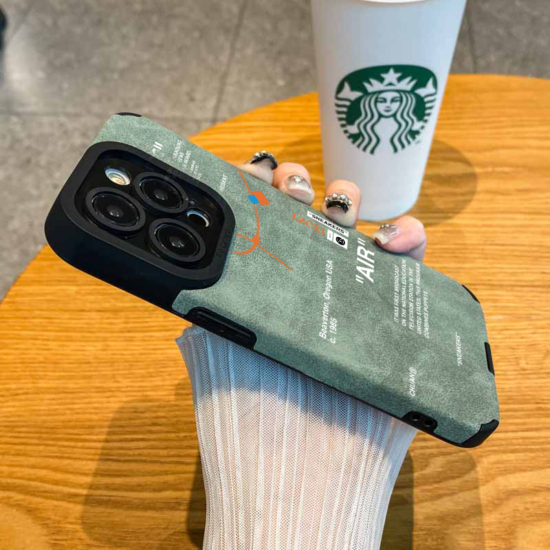 ファー レザー スニーカー エアシューレース スマホケース  - Sneaker Case のレビューと価格