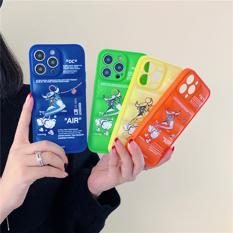 2025 ダウンジャケット スニーカー iPhoneケース  - Sneaker Case のレビューと価格