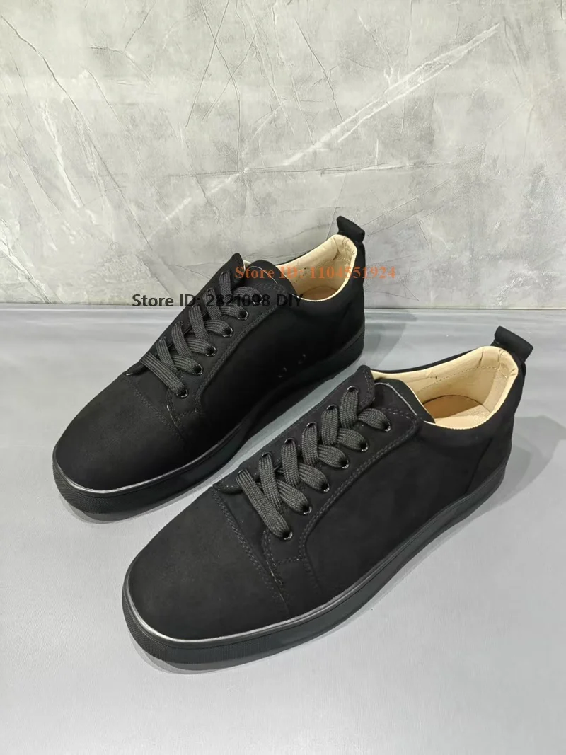 簡潔なグレーのスエードレザーレースアップスニーカーユニセック - Leather Sneaker Care Kit のレビューと価格